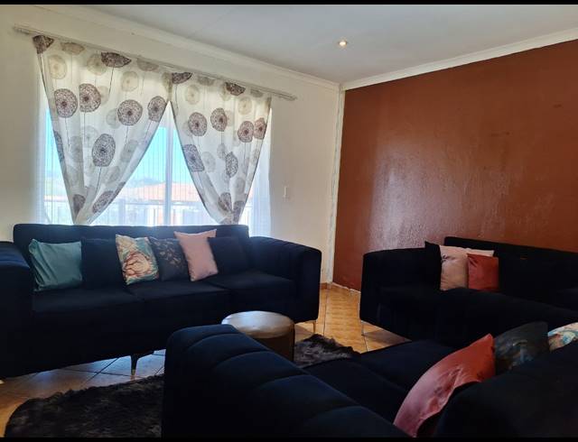 2 BEDROOM FLAT SOLD IN RENSBURG